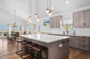 BV Coastal luxury Huge 4 bedroom home and Boardwalk to the Beach 5793